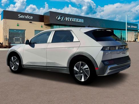 New 2026 Hyundai Ioniq 5 SEL image 4