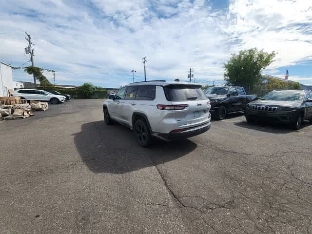 Used 2024 Jeep Grand Cherokee L Altitude AWD/4WD image 17
