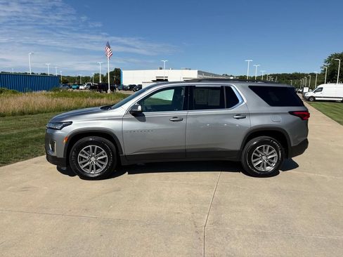 Used 2023 Chevrolet Traverse LT FWD image 6