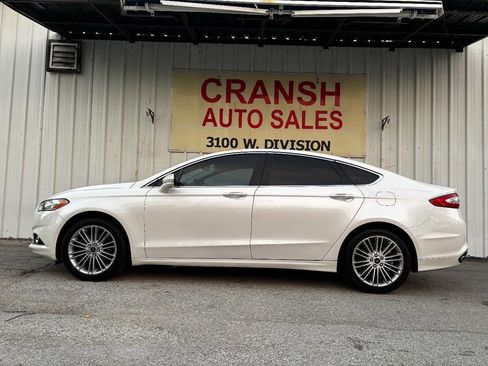 Used 2016 Ford Fusion SE w/ Equipment Group 202A image 2