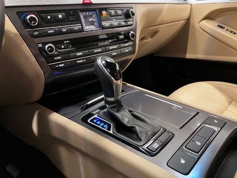 Used 2016 Hyundai Genesis 3.8 image 13