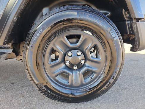 Used 2022 Jeep Wrangler Sport image 34