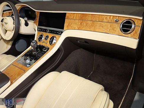 Used 2022 Bentley Continental GT AWD/4WD image 29