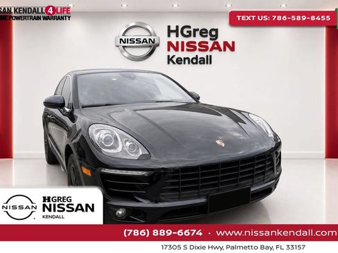 Used 2018 Porsche Macan Sport Edition AWD/4WD image 1