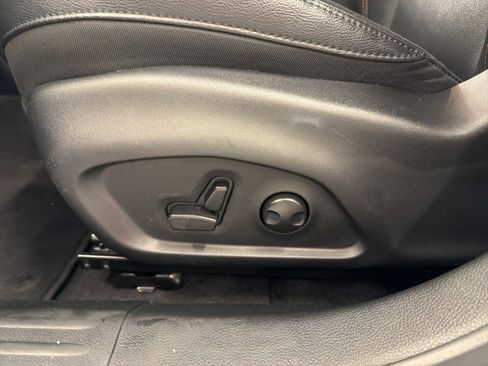 Used 2024 Jeep Compass Limited image 32