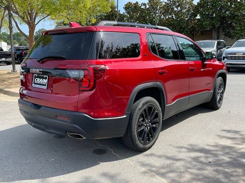 Used 2023 GMC Acadia SLT w/ Elevation Edition FWD image 8