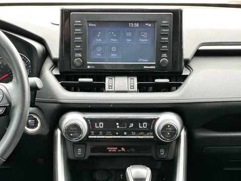Used 2020 Toyota RAV4 XLE Premium FWD image 26