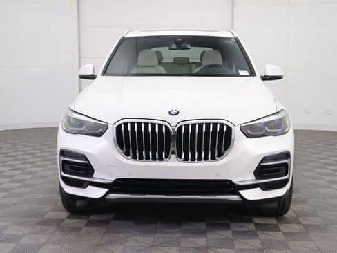 Certified 2022 BMW X5 sDrive40i w/ Premium Package image 2