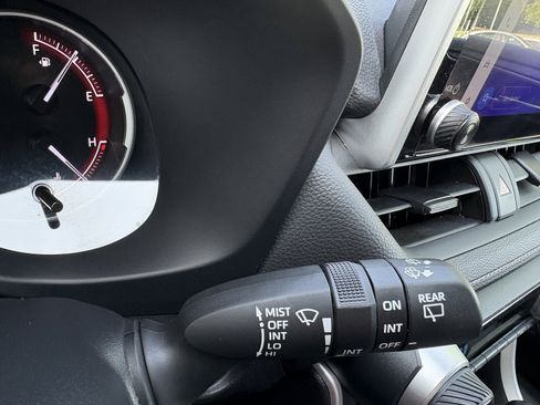 Used 2024 Toyota RAV4 XLE AWD/4WD image 21