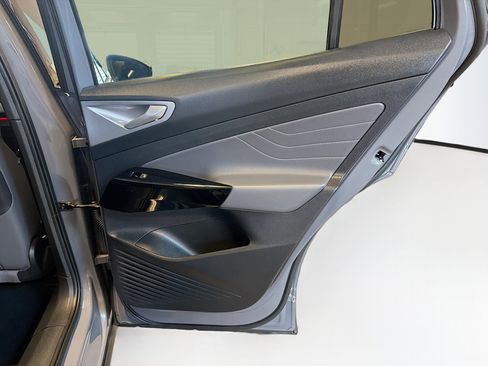 Used 2023 Volkswagen ID.4 Pro S image 33