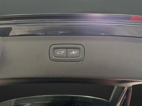 Used 2024 Volvo XC90 B5 Plus image 16