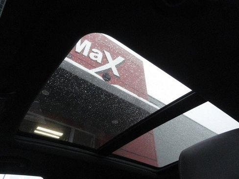 Used 2024 Cadillac XT6 Luxury image 9