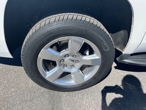 Used 2019 Chevrolet Suburban LT image 47