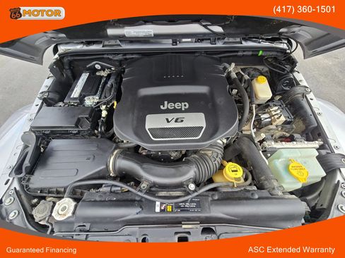 Used 2018 Jeep Wrangler Unlimited Sahara AWD/4WD image 30