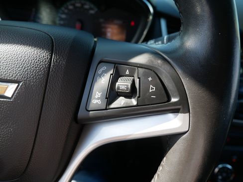 Used 2018 Chevrolet Trax LT w/ LT Convenience Package image 27