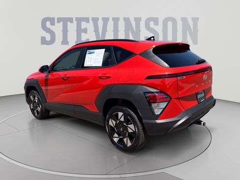 Certified 2025 Hyundai Kona SEL AWD/4WD image 3