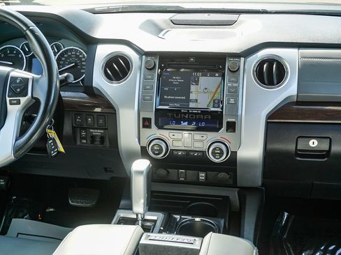 Used 2017 Toyota Tundra Limited w/ Limited Premium Package RWD image 14
