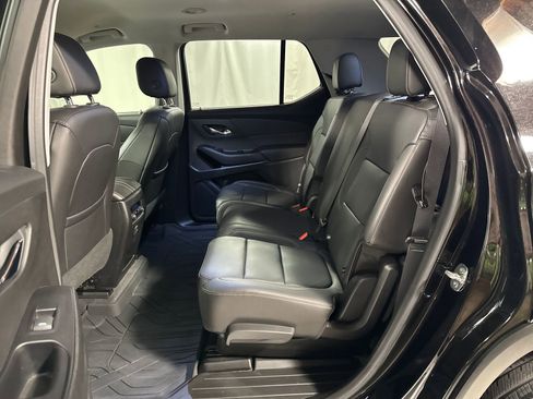 Used 2020 Chevrolet Traverse LT w/ LPO, Floor Liner Package FWD image 5