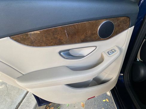 Used 2018 Mercedes-Benz C 300 Sedan image 31