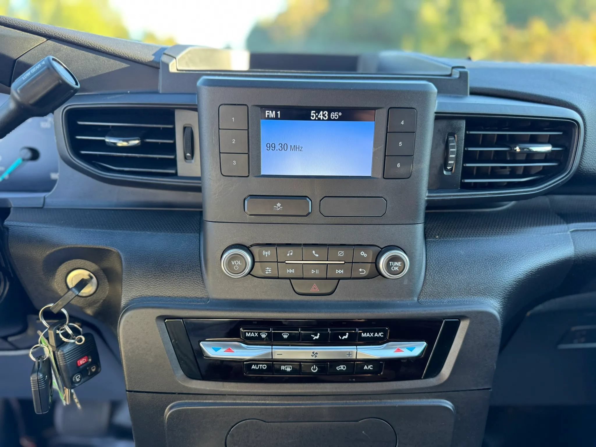 Used 2024 Ford Explorer 4WD Police Interceptor image 17