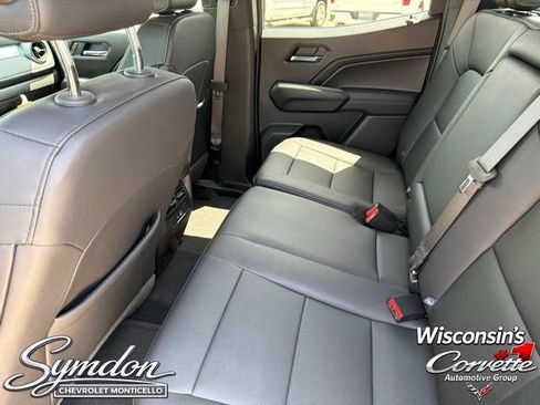 Used 2025 Chevrolet Colorado LT w/ LT Convenience Package AWD/4WD image 17