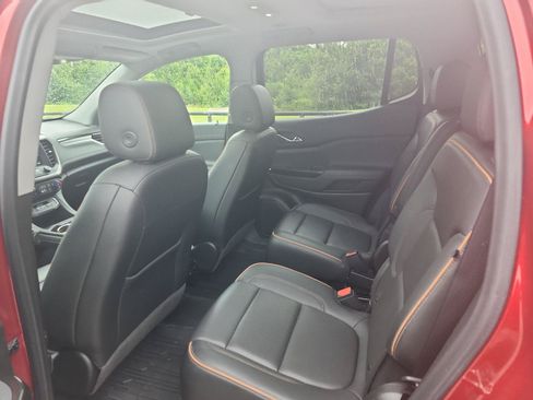Used 2022 GMC Acadia AT4 w/ Technology Package AWD/4WD image 11