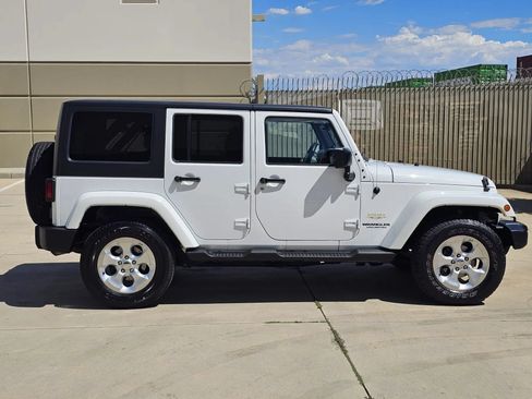 Used 2014 Jeep Wrangler Unlimited Sahara w/ Connectivity Group AWD/4WD image 4