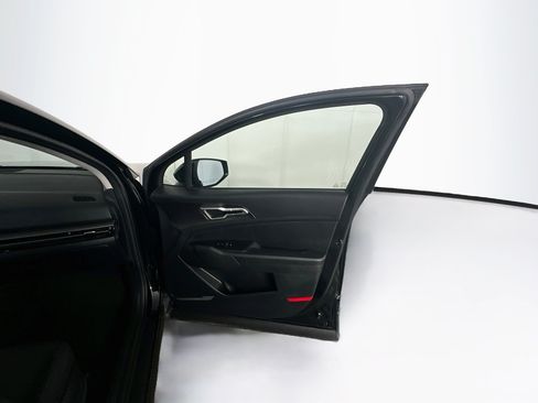 Used 2026 Kia Sportage LX FWD image 29