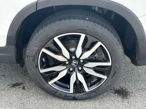 Used 2022 Honda Pilot Touring image 5