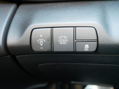 Certified 2025 Hyundai Elantra SEL image 26