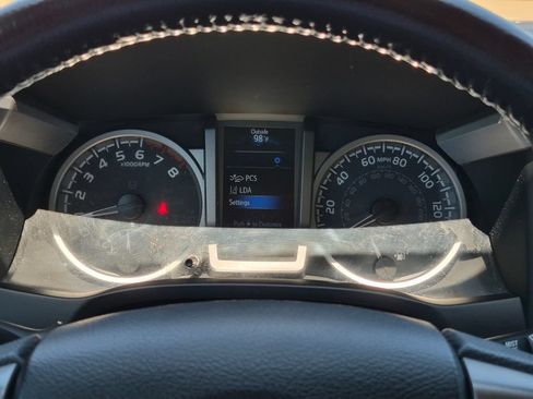 Used 2022 Toyota Tacoma SR5 RWD image 19