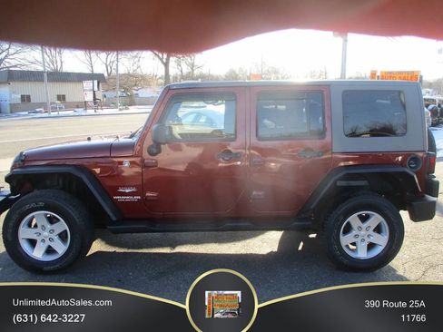 Used 2008 Jeep Wrangler Unlimited Sahara w/ Dual Top Group AWD/4WD image 4