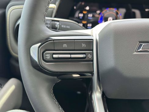 New 2026 Chevrolet Colorado ZR2 w/ Technology Package AWD/4WD image 21