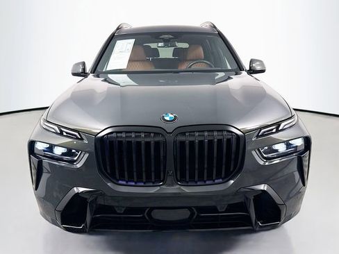 Used 2024 BMW X7 xDrive40i w/ M Sport Package AWD/4WD image 2