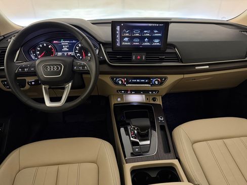 Used 2023 Audi Q5 2.0T Premium w/ Convenience Package AWD/4WD image 16