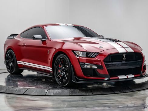 Used 2021 Ford Mustang Shelby GT500 w/ Carbon Fiber Handling Package RWD image 28