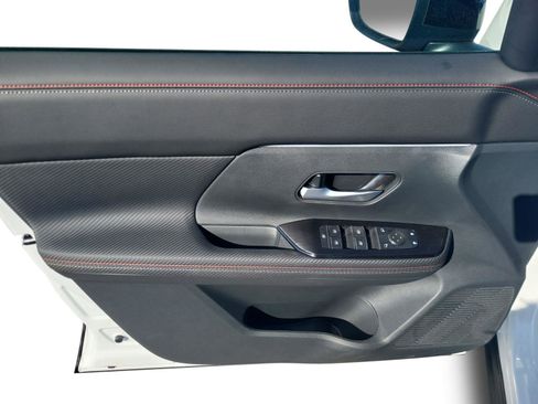 New 2026 Nissan Kicks SR w/ SR Premium Package image 9