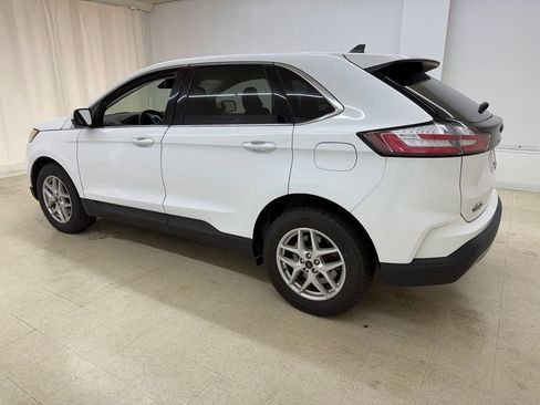 Used 2024 Ford Edge SEL w/ Convenience Package AWD/4WD image 3