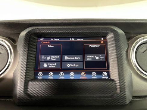 Used 2021 Jeep Wrangler Unlimited Sahara w/ Dual Top Group AWD/4WD image 30