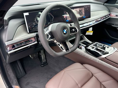 New 2026 BMW 740i w/ Premium Package RWD image 7