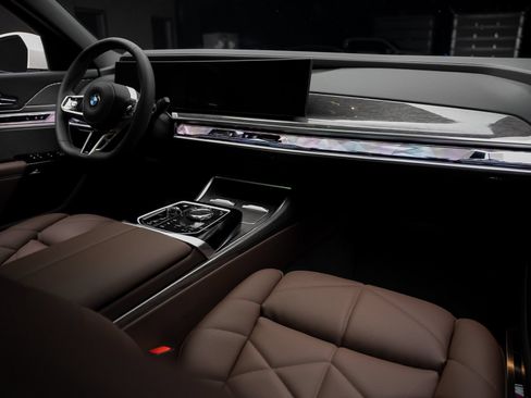 Used 2026 BMW 740i RWD image 56