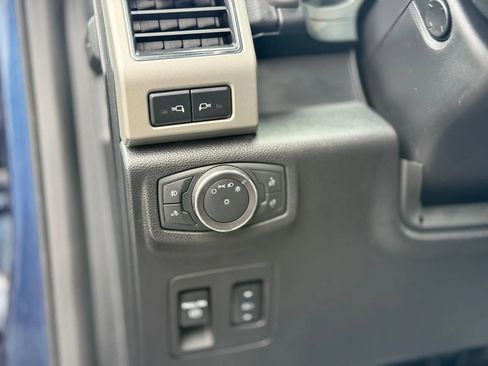 Used 2019 Ford F150 Lariat w/ Equipment Group 502A Luxury AWD/4WD image 30