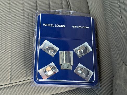 Used 2022 Hyundai Santa Cruz SEL Premium image 33