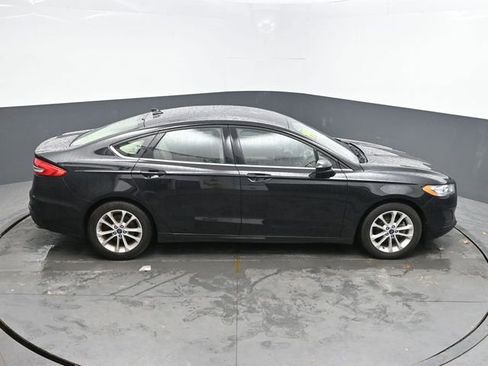 Used 2019 Ford Fusion SE FWD image 30