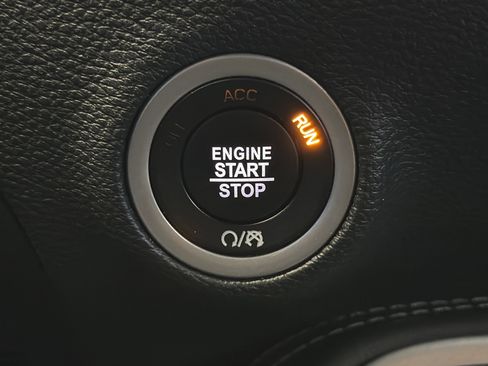 Used 2022 Dodge Challenger R/T w/ Blacktop Package image 21