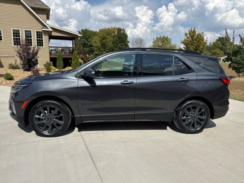 Used 2022 Chevrolet Equinox RS image 2