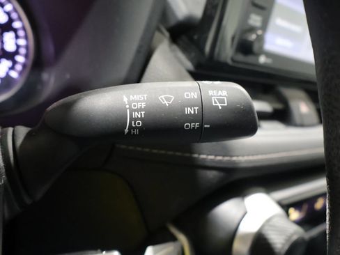 Used 2021 Toyota RAV4 LE AWD/4WD image 34