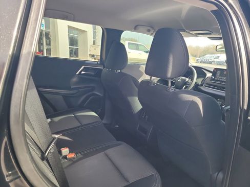 Used 2024 Mitsubishi Outlander ES image 26