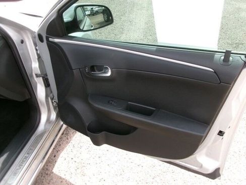 Used 2010 Chevrolet Malibu LT w/ Power Convenience Package FWD image 16