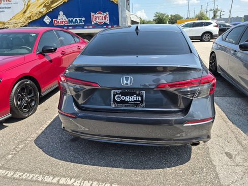 Used 2023 Honda Civic Sport image 6